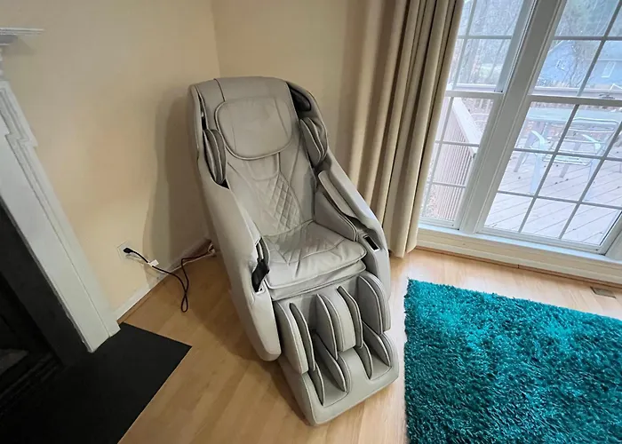 Comfortable Rooms In A Single Family House In Chapel Hill Near Unc Duke Rtp, With Massage Chair