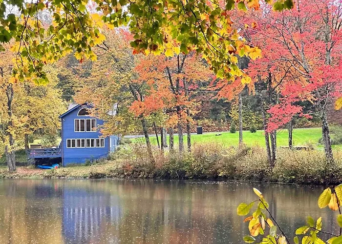 In The Clouds Your Cozy- Lake House