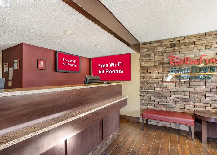 Hometowne Studios By Red Roof Danville, Pa