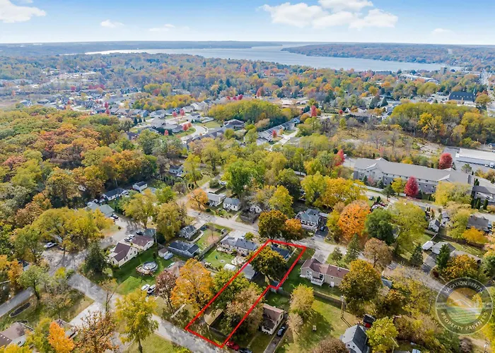 Lake Geneva Family Fall Escape