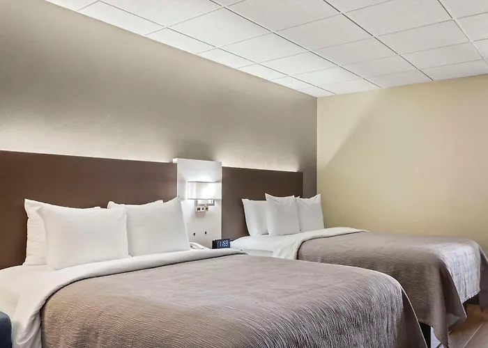 Quality Inn & Suites Green Bay Downtown