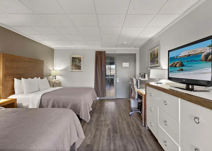 Quality Inn & Suites Green Bay Downtown