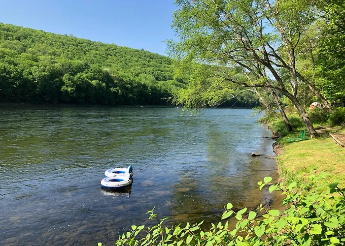 Slumberland At The River'S Edge