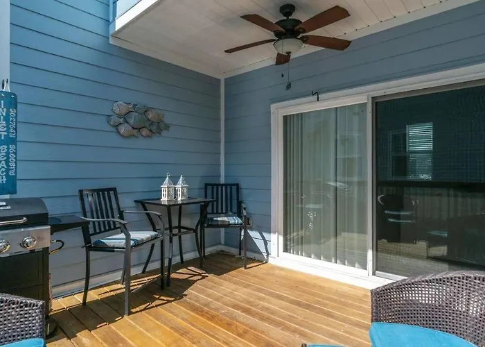 Beautiful 4 Bedroom Near Rosemary Beach!