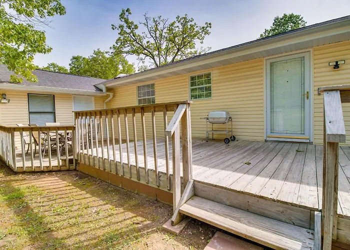 Spacious Mountain Home Retreat Near Norfork Lake!