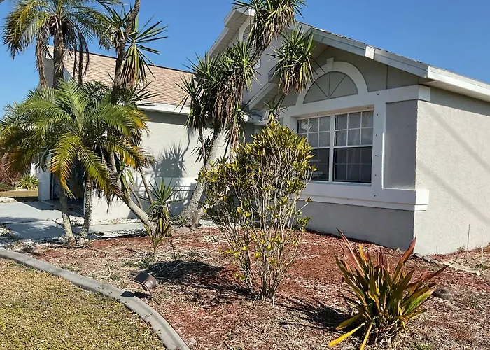 Punta Gorda Home, Sleeps 10