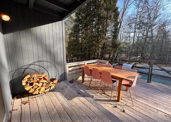 Luxury Woodstock Retreat Hot Tub Heated Pool
