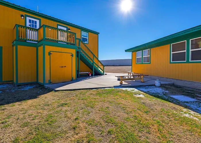 9 Mi To Lake Carlsbad: Pet-Friendly Apt