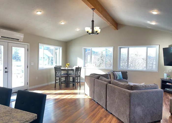 Well Appointed Residence With 3 Bedrooms 4 Beds
