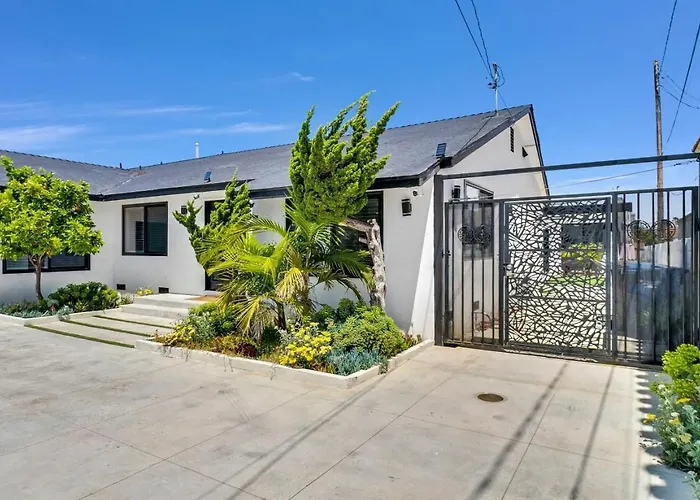 Luxury 2 Separated Villa In Huntington Beach