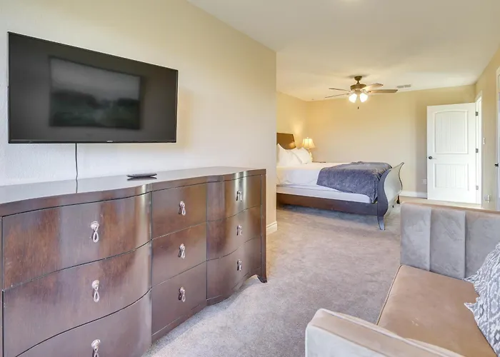 Scenic Views, Fire Pit: Texas Hill Country Getaway