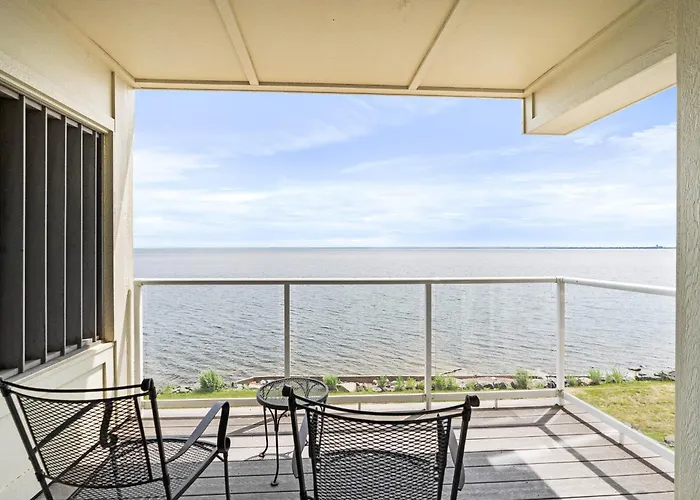 Beacon Pointe On Lake Superior