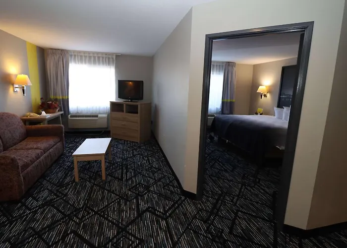 Super 8 By Wyndham Perryville