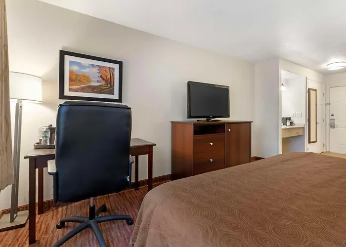 Best Western Plus Concord Inn