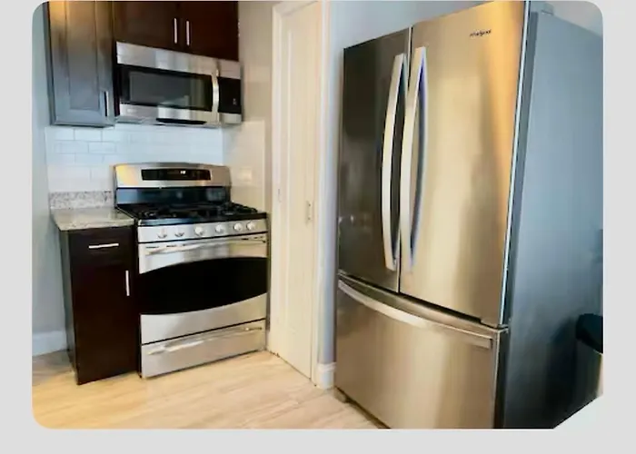 Cozy, Upstairs Apartment Pets Welcome With Fee Family Friendly Close To Everything