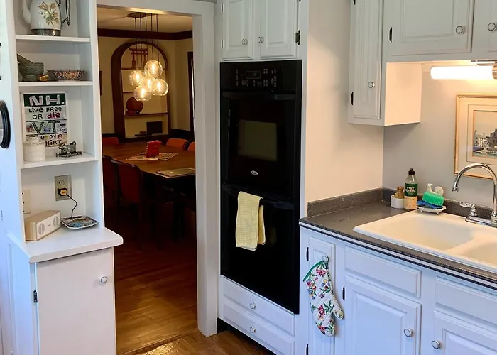 Charming 4Br Colonial Close To Downtown
