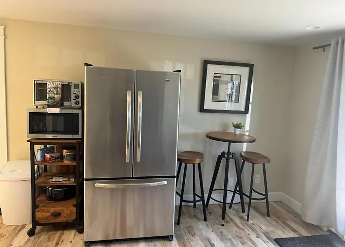Cozy Harborside Condo, Florence