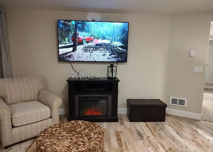 Cozy Harborside Condo, Florence