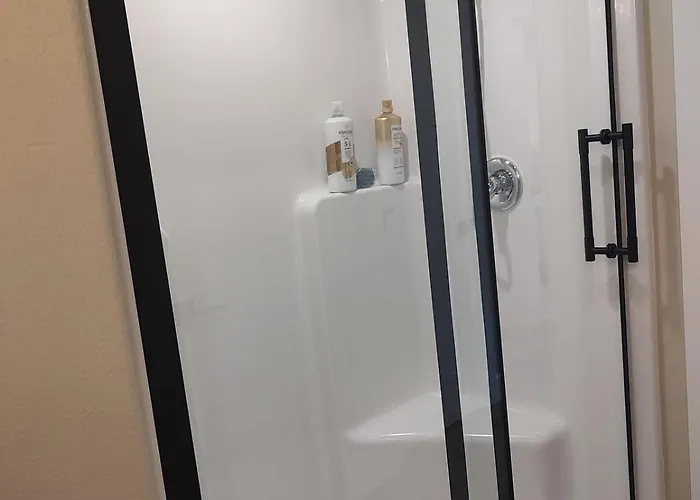 2 Bdrm, Walking Distance To All