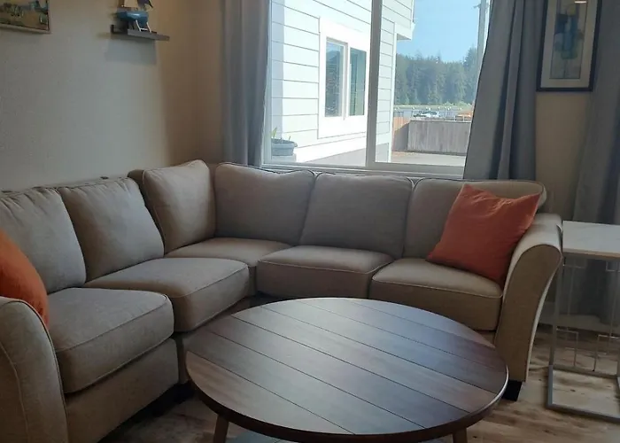 2 Bdrm, Walking Distance To All