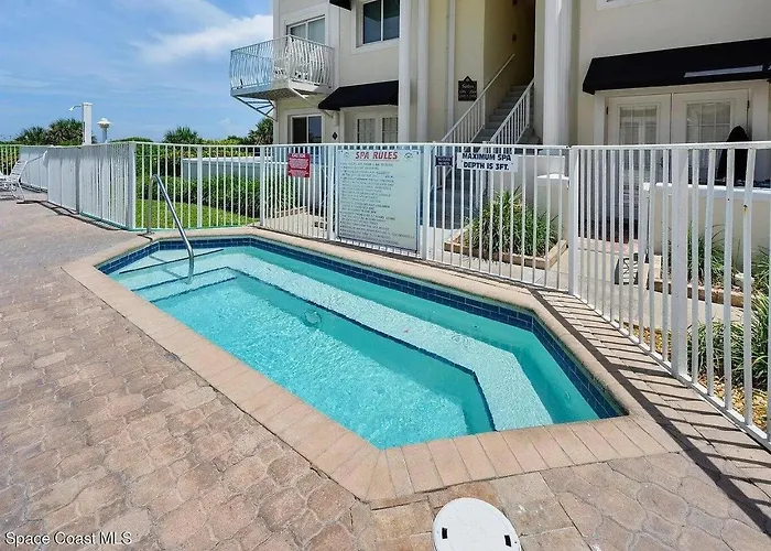 Enchanting 2-Bedroom Ground Floor Beach Condo At Cape Canaveral Wifi & Ac