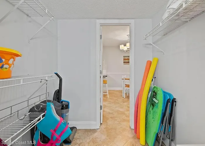 Enchanting 2-Bedroom Ground Floor Beach Condo At Cape Canaveral Wifi & Ac
