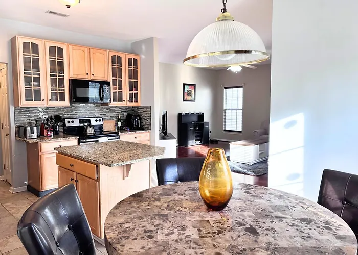 Amazing 4 Bdrm Home W Garage In Charlotte