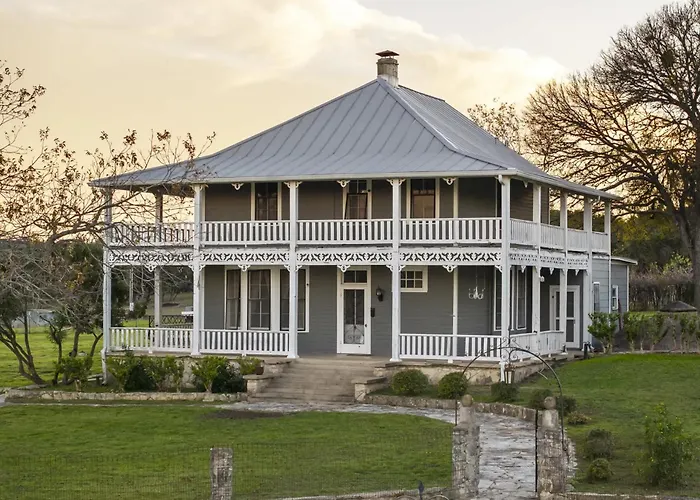 Historic 1Br Farmhouse - Firepit - Mountain Views