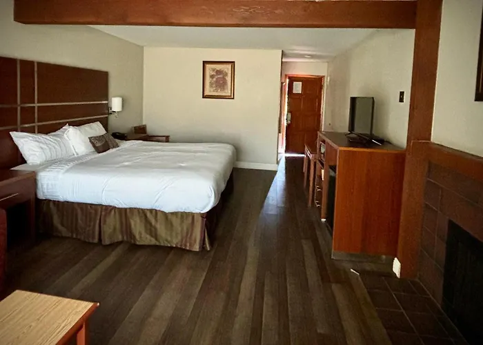 Western Holiday Lodge