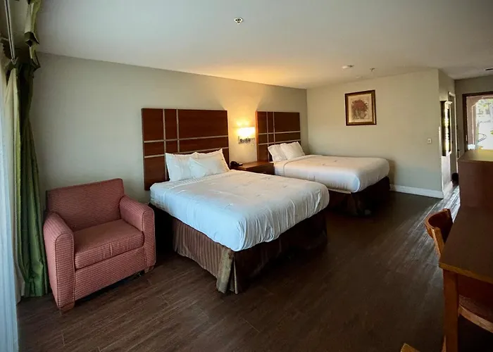 Western Holiday Lodge