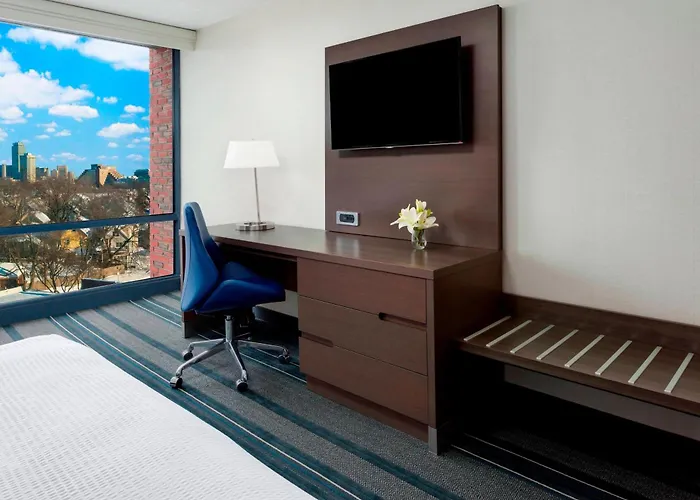 Courtyard By Marriott Boston Cambridge