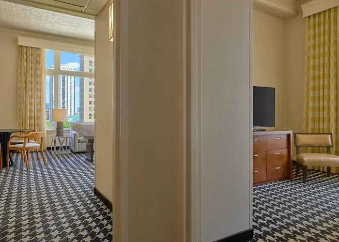 Courtyard By Marriott Denver Downtown