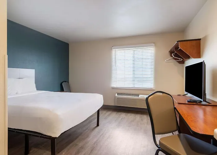 Woodspring Suites Champaign Near University