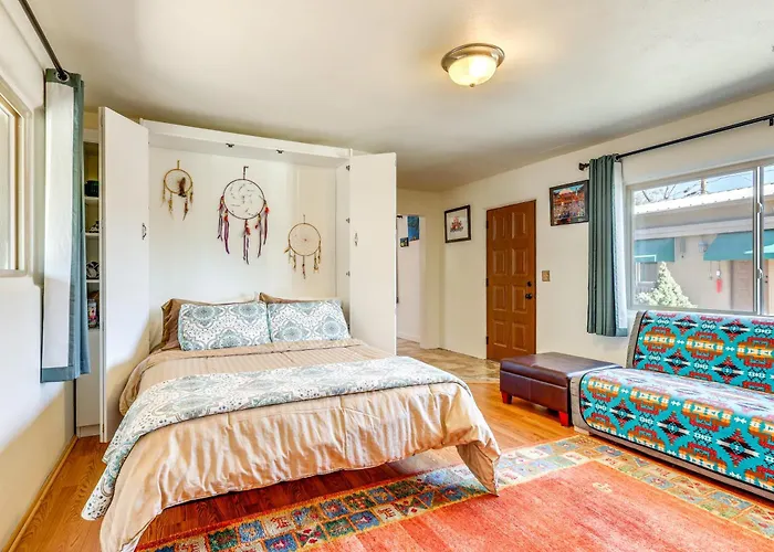 Artsy Studio W/ Patio: 25 Mi To Santa Fe