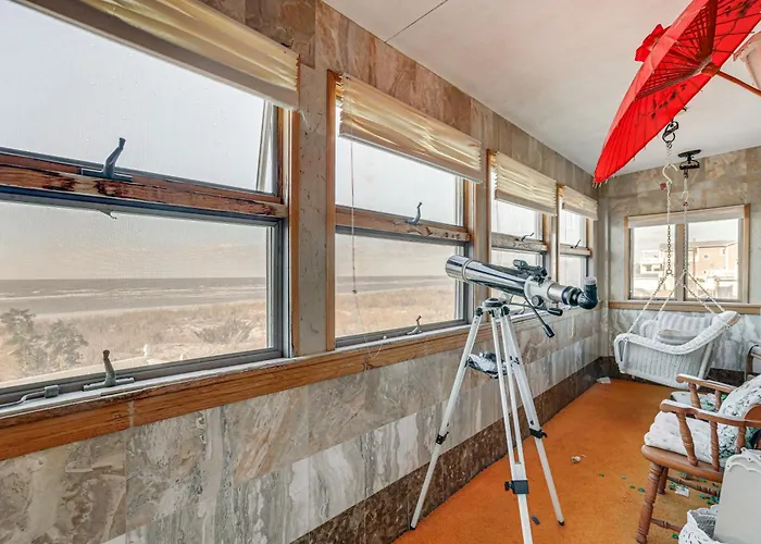 Beachfront Home ~ 7 Mi To Cape May!