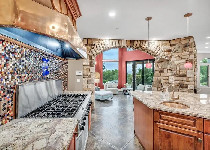 Secluded Boulder Groves Resort Getaway!