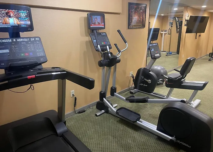Holiday Inn Express Cleveland Downtown By Ihg