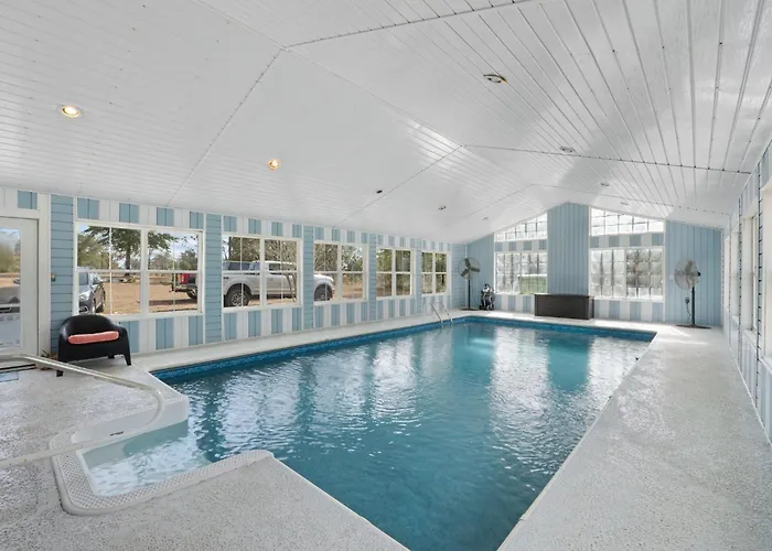 Relaxing Retreat Pool, Spa, Art Studio, Breakfast