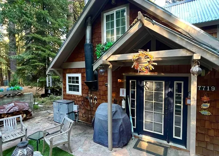 Cozy Yosemite Cabin With Hot Tub In The Pines