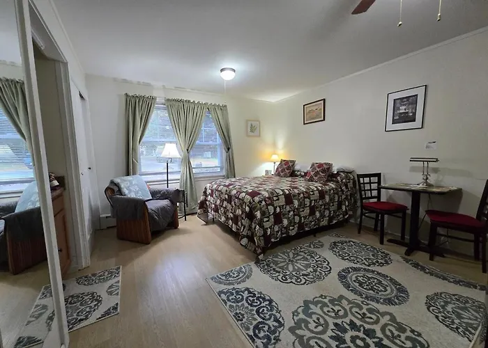Saranac Lake Studio Apartment