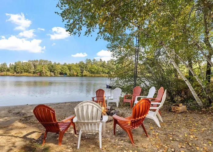 Lake Home With Private Beach And Hot Tub
