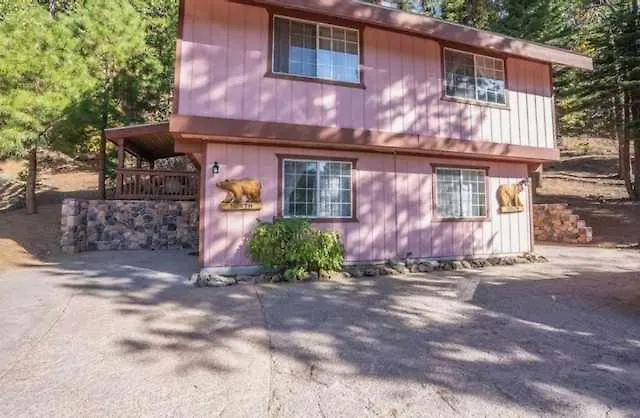 Cozy Bear South-Inside Yosemite-Sleeps 5