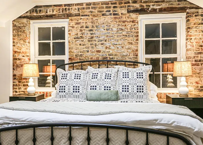 Paradise Loft, 3 Bedroom King Beds, Heart Of Downtown, Full Kitchen & Wet Bar, Streaming Tv