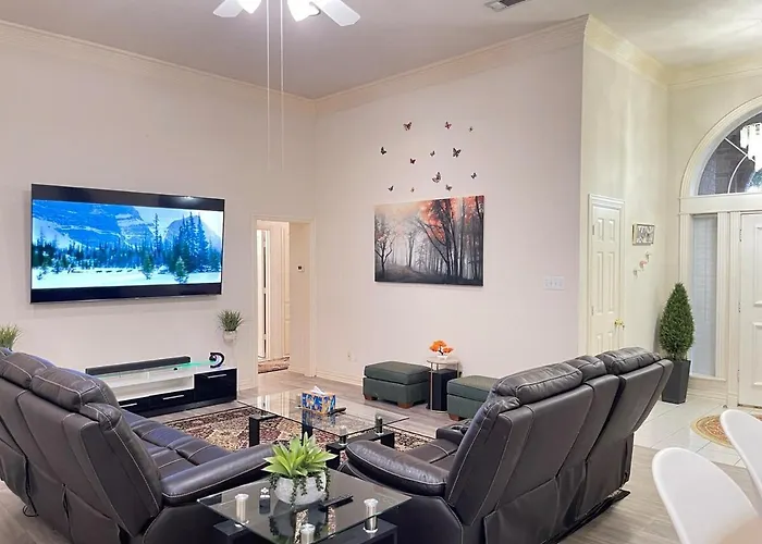 Charming 3-Bedroom House Near At&T Stadium, Six Flag, Dfw Airport