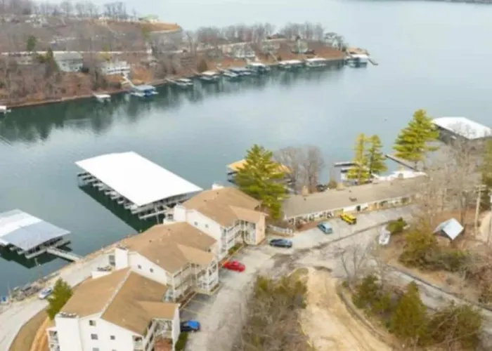 Wheelhouse Wonderland Lakefront Luxury Condo