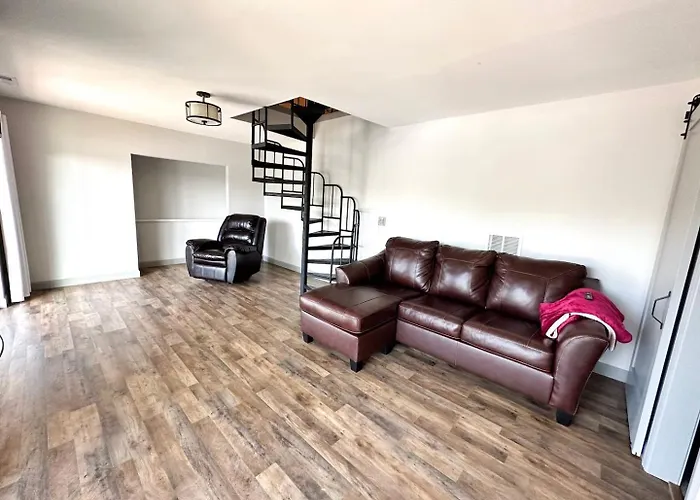 Wheelhouse Wonderland Lakefront Luxury Condo