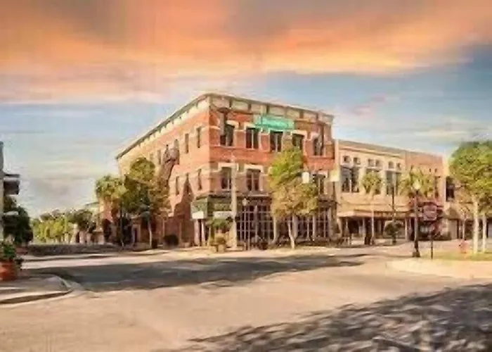 Kemp Estate Carriage House | Downtown Ocala 2/1