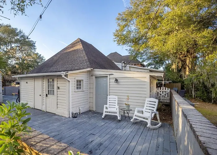Kemp Estate Carriage House | Downtown Ocala 2/1