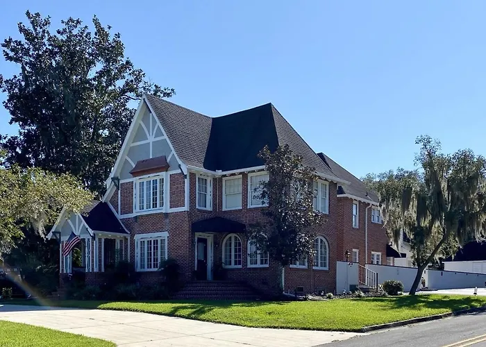 Kemp Estate Carriage House | Downtown Ocala 2/1