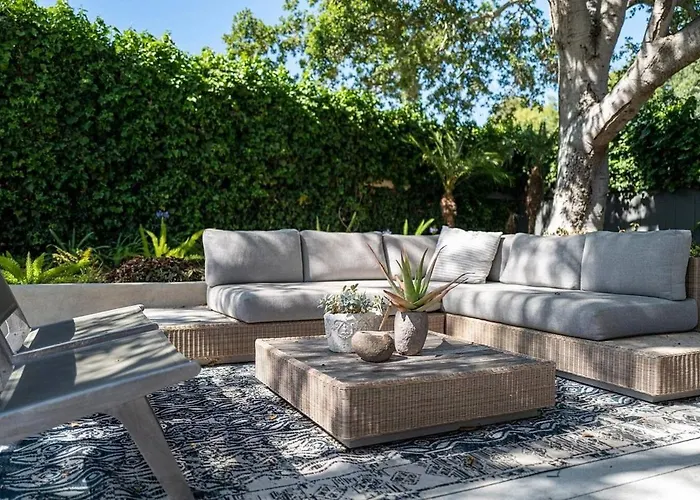 Montecito-Chic Beachside Retreat